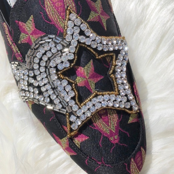HP x3 Circus Embroidered Crystal Mule Flat - Picture 2 of 5